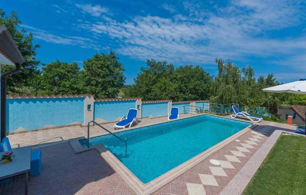 Gostinjska kuća Villa Anita With Common Pool
